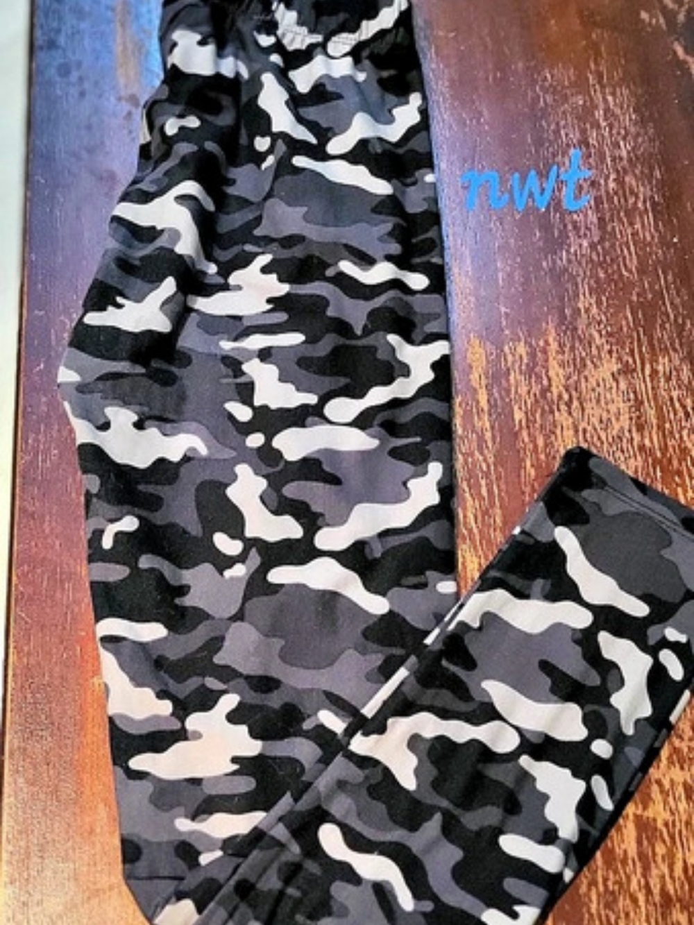 Camo Leggings in Black & Gray